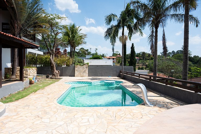 Casa de Campo c/ 4 Suites A.C Wi-Fi em Sao Roque