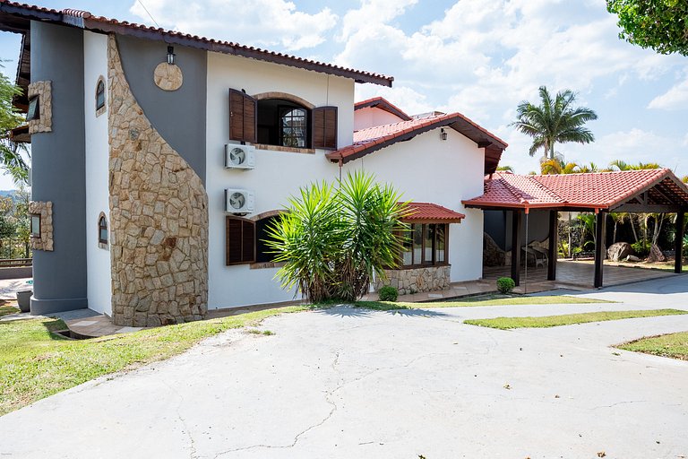 Casa de Campo c/ 4 Suites A.C Wi-Fi em Sao Roque