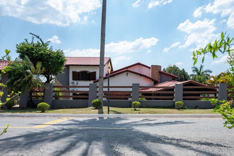 Casa de Campo c/ 4 Suites A.C Wi-Fi em Sao Roque