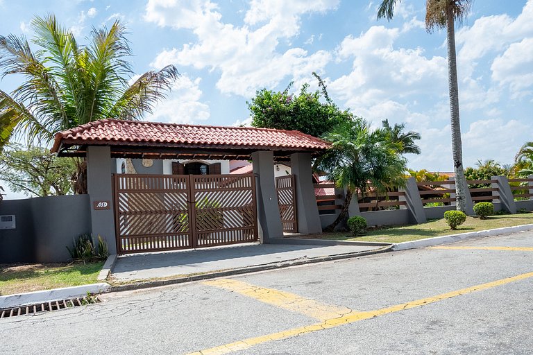 Casa de Campo c/ 4 Suites A.C Wi-Fi em Sao Roque