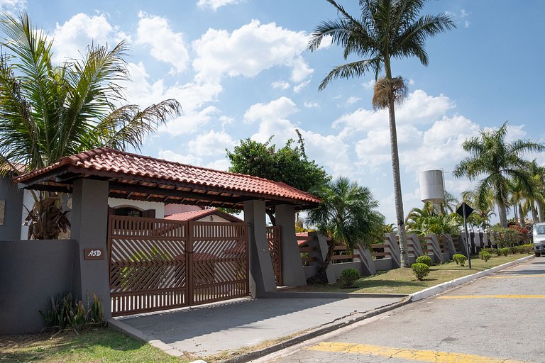 Casa de Campo c/ 4 Suites A.C Wi-Fi em Sao Roque